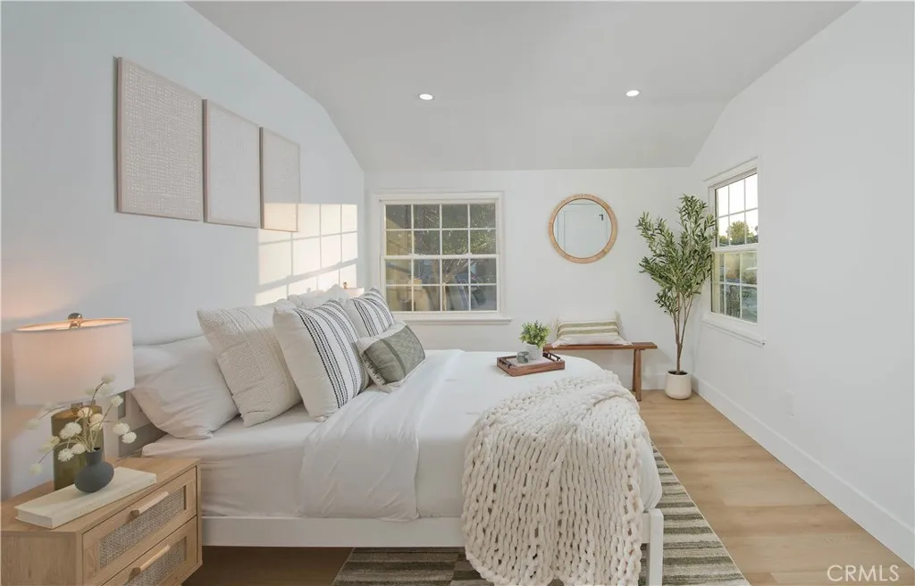 7938 Ostrom Avenue, Lake Balboa, California 91406 home-pic-21